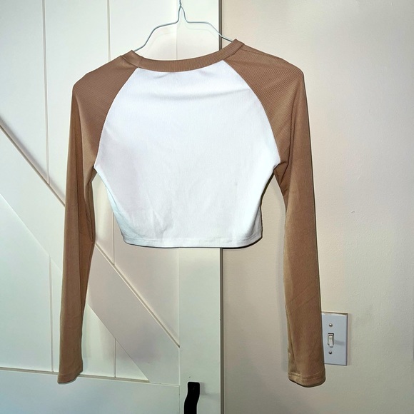 cropped angel baby tee❣️ - Picture 4 of 4